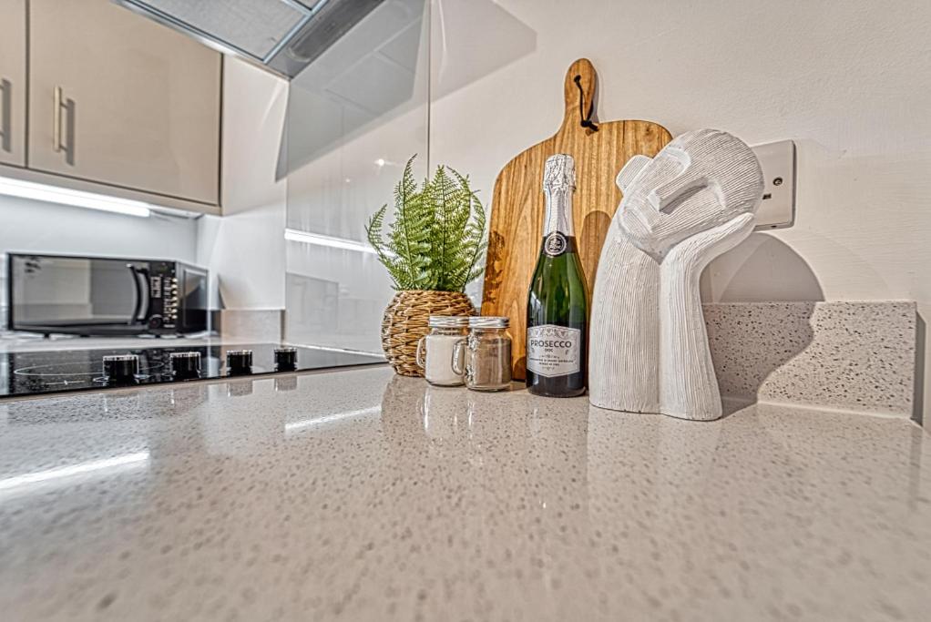 Guest Homes - Watledge House Apartment Tewkesbury Ngoại thất bức ảnh