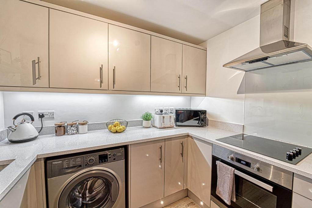 Guest Homes - Watledge House Apartment Tewkesbury Ngoại thất bức ảnh