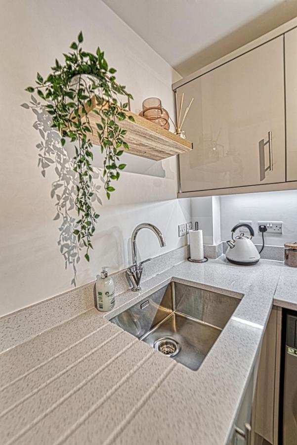 Guest Homes - Watledge House Apartment Tewkesbury Ngoại thất bức ảnh